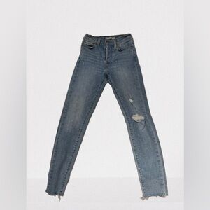 Levi’s Wedgie fit Jean